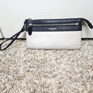 GUC Coach Leather Wristlet